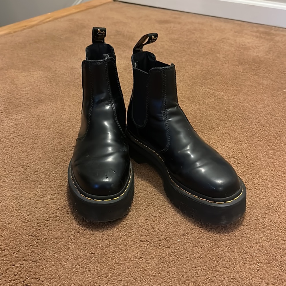 Chelsea doc Martin boots